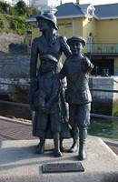 Statue Emigrants to USA