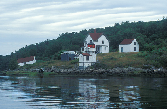 Squirrel Point Light