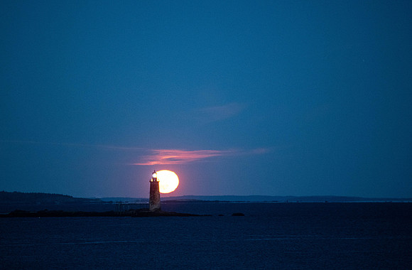 Moonrise Ram Island Light