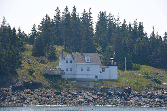 Browns Head Light